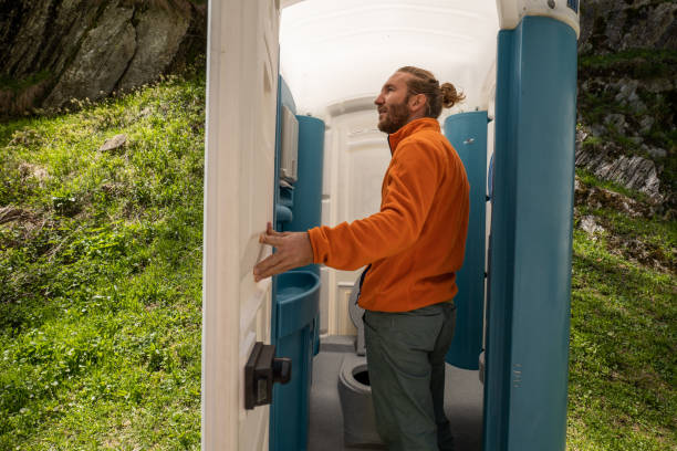 Portable Toilet Options We Offer in Lake Holiday, IN